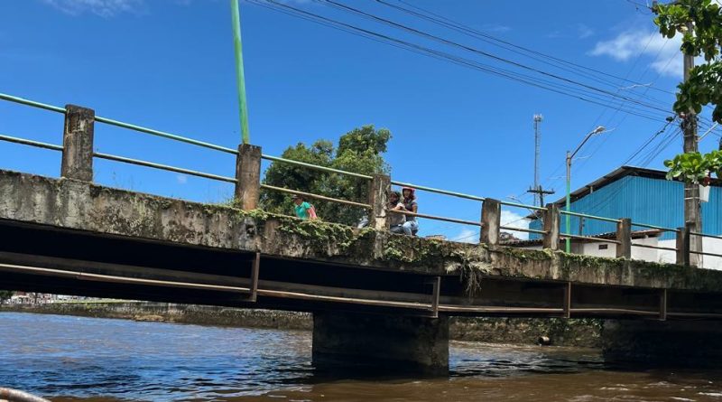 Defesa Civil da prefeitura de Valença faz vistoria técnica nas pontes sob o Rio Una