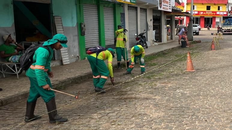 Mutirão de limpeza em Valença